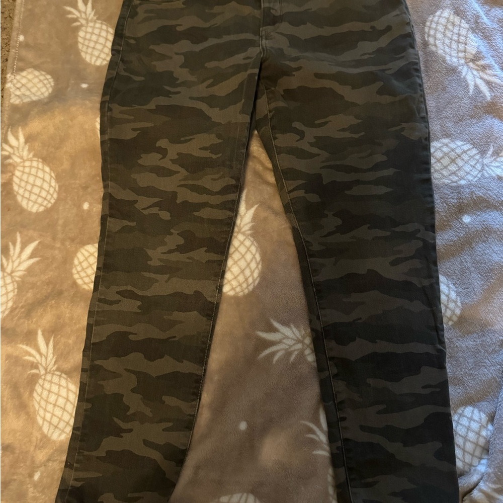 Levi’s camo jeans